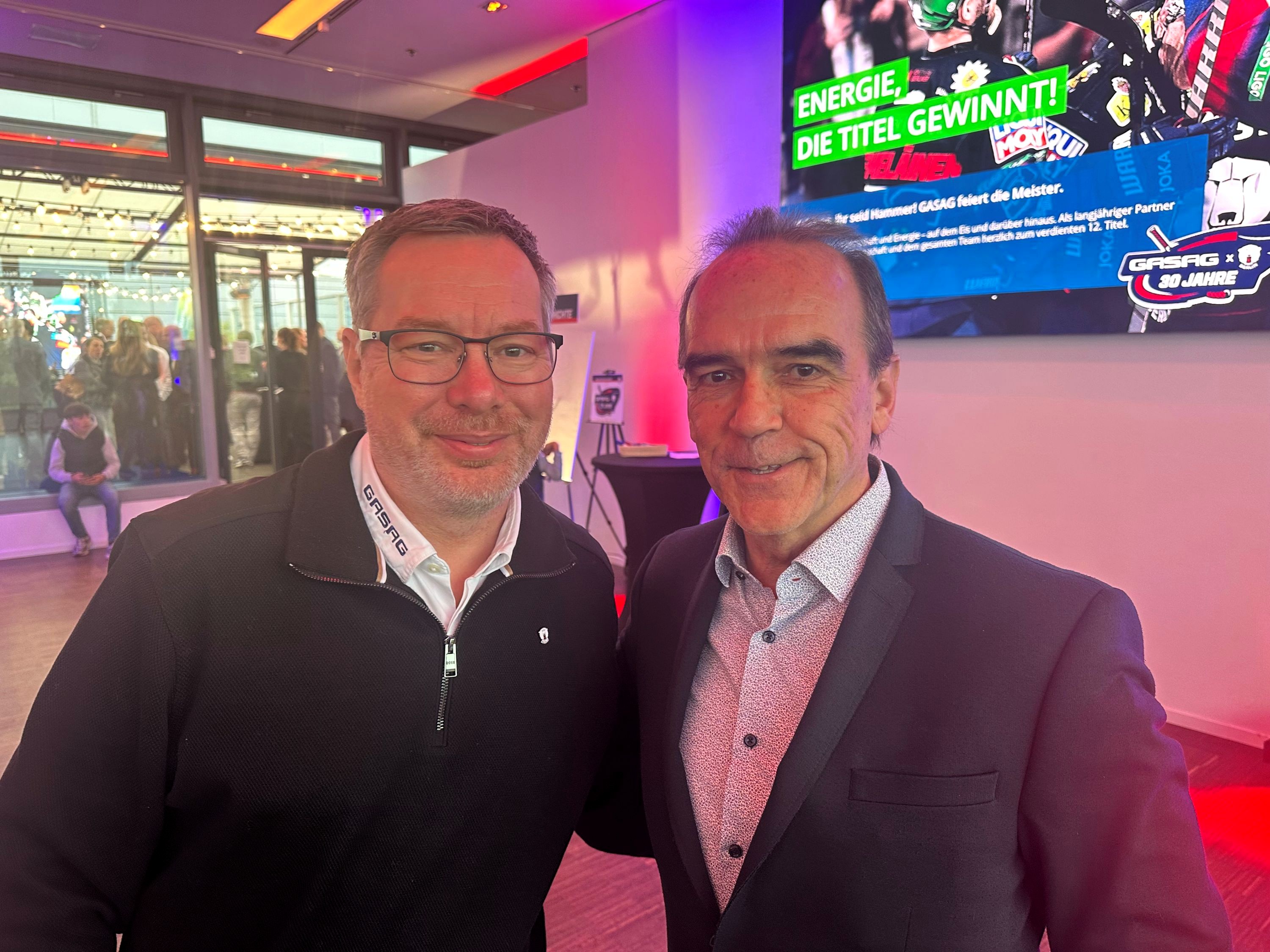 Gemeinsam für den Hauptstadt-Sport: Gerhard Wilhelm und Eisbären-Geschäftsführer Thomas Bothstede | BERLINboxx